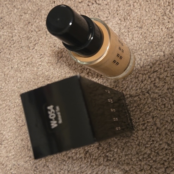 2 Bobbi Brown Skin Foundations - Picture 2 of 6